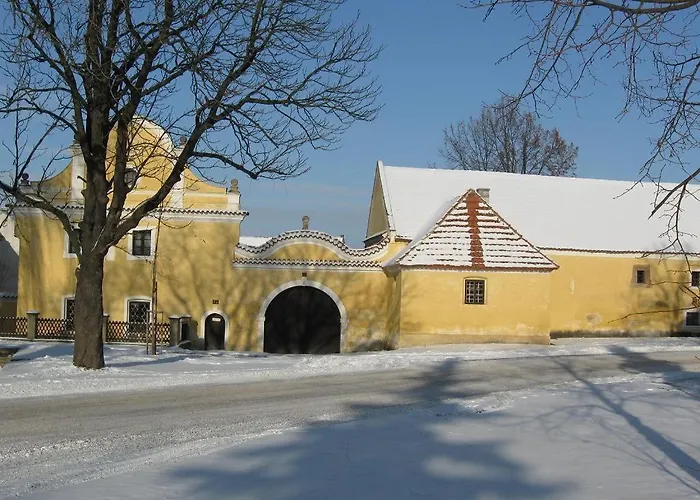 Pod Sluncem Otel